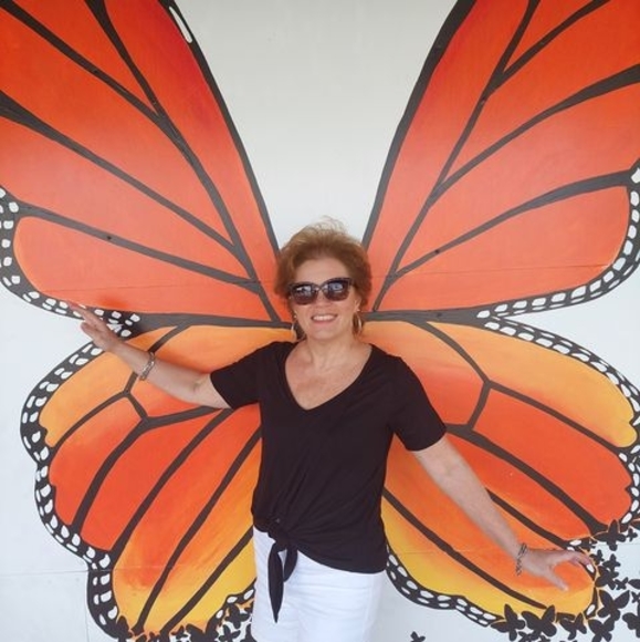 Meet your Posher, Lisa - Picture 1 of 1